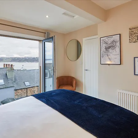 Host & - Watch House * Scarborough