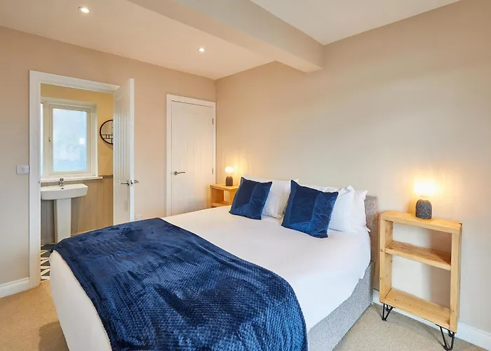 Host & - Watch House